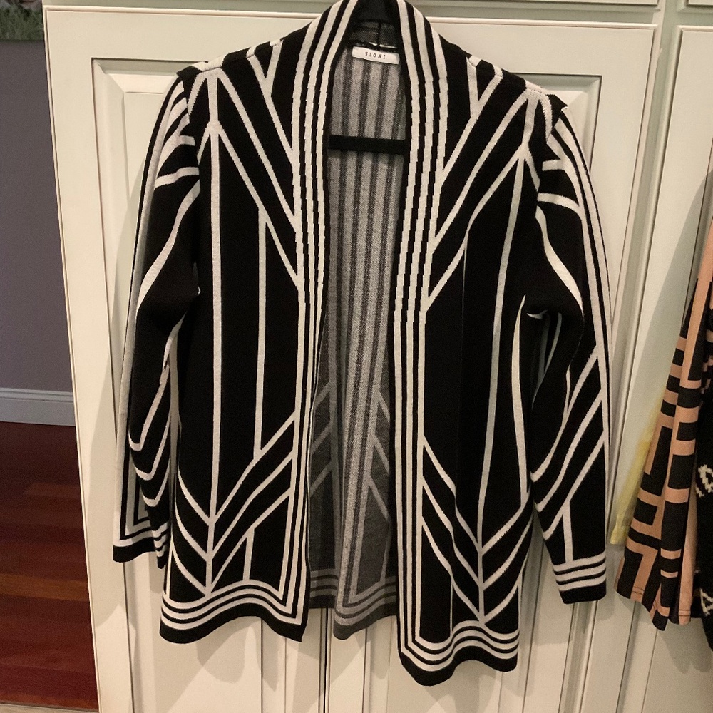 Almost new! Classy black & white cardigan sweater